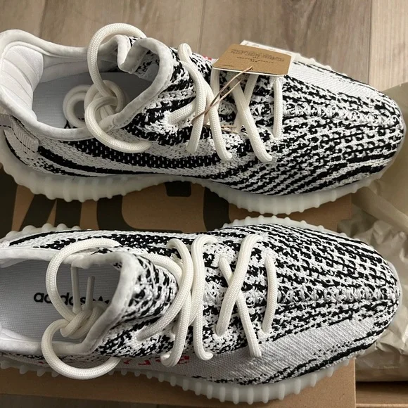Yeezy 350 V2